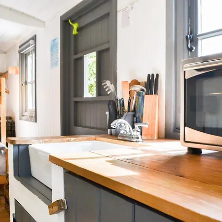 Ryans Shepherd Hut - Uk43565 * Bowness-on-Solway