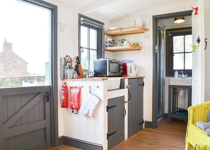 Holiday home Ryans Shepherd Hut - Uk43565 *