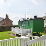 Dom wakacyjny Ryans Shepherd Hut - Uk43565 Bowness-on-Solway